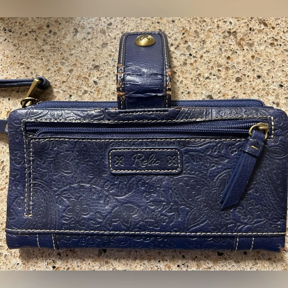 Vintage Y2K Relic Navy Floral Embossed Wallet -fossil brand